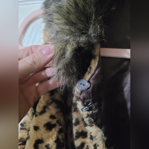 NWT Reba leopard print Vest with detachable collar - Picture 5 of 6